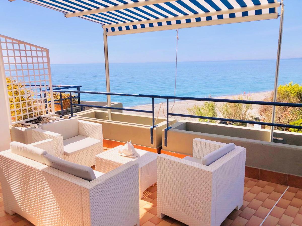 The Dream - Seafront Loft Apartment Giardini Naxos Ngoại thất bức ảnh